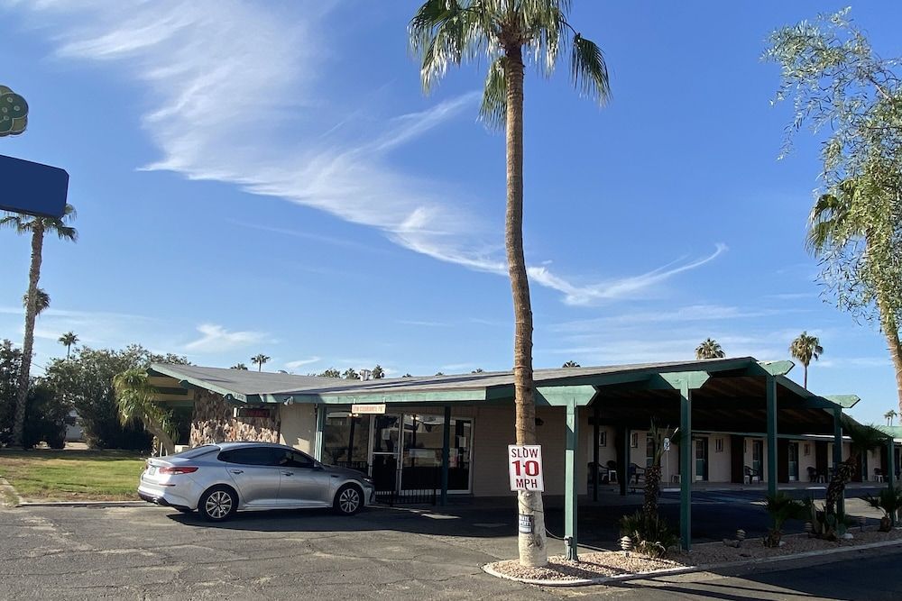 OYO Hotel Yuma AZ Desert Grove 1