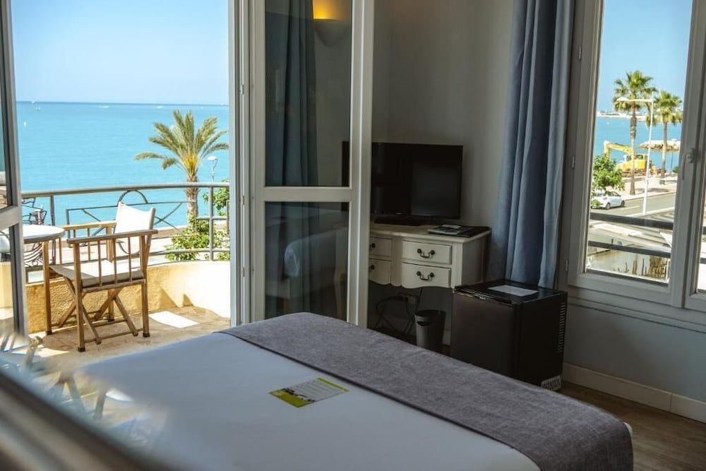 Hôtel du Bord de Mer "Le Vanillé" 2