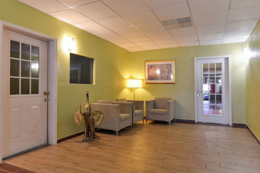 Red Roof Inn Chambersburg 2