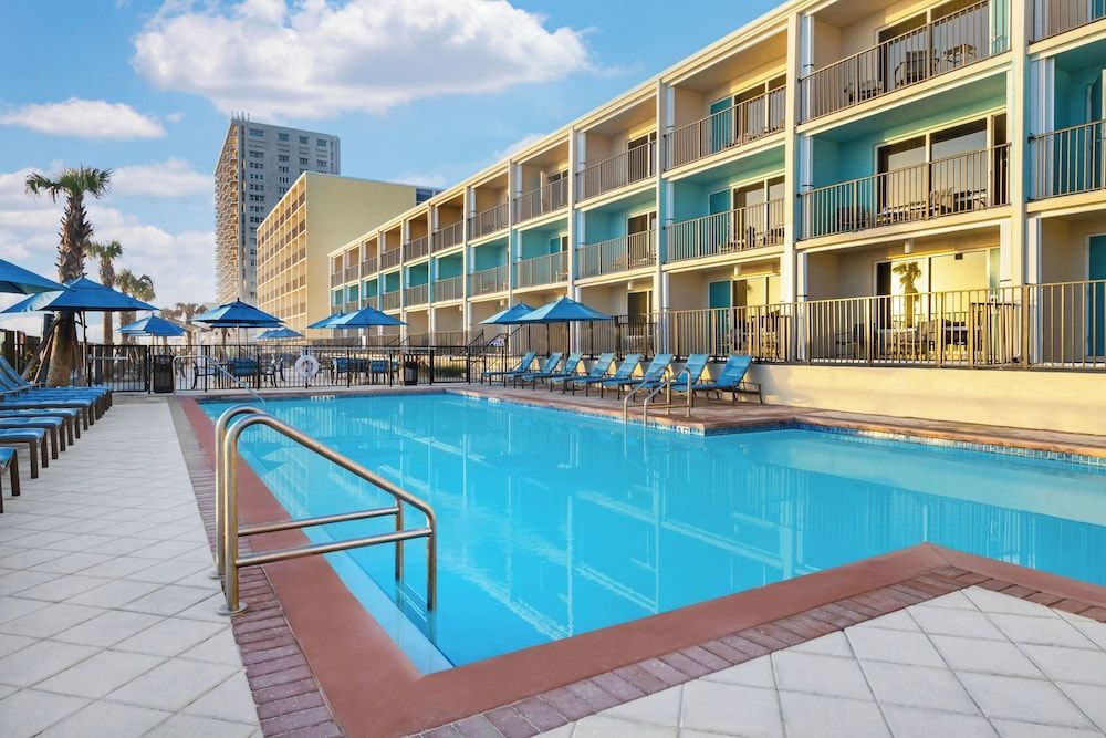 Dolphin Beach Club 1