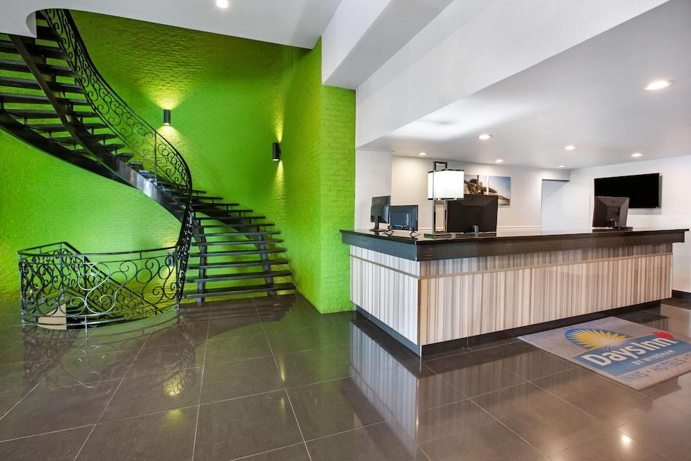 Days Inn by Wyndham Montreal Airport Conference Centre 2