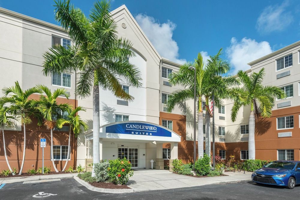 Candlewood Suites FORT MYERS-SANIBEL GATEWAY by IHG 1