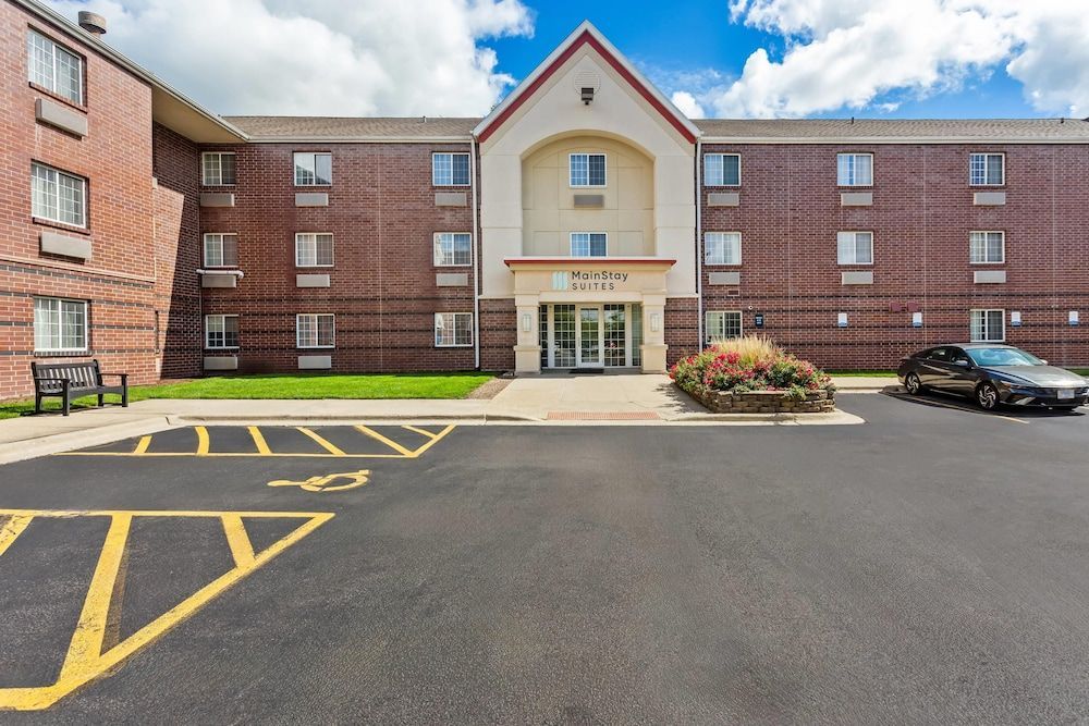 MainStay Suites Chicago Hoffman Estates 1