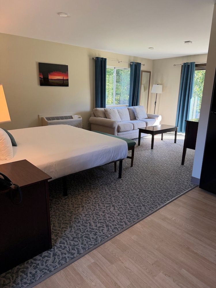 Sun & Ski Inn and Suites 1