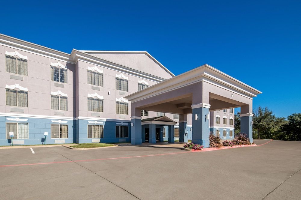 Roanoke Suites 1