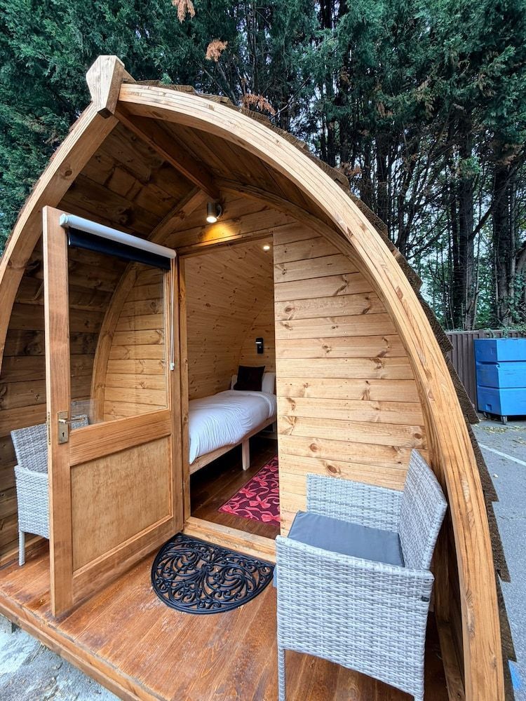 Consort Hotel, Urban Spa & Glamping Pods 2