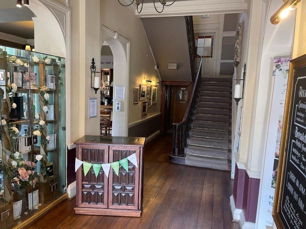 Manor Hotel by Greene King Inns 2
