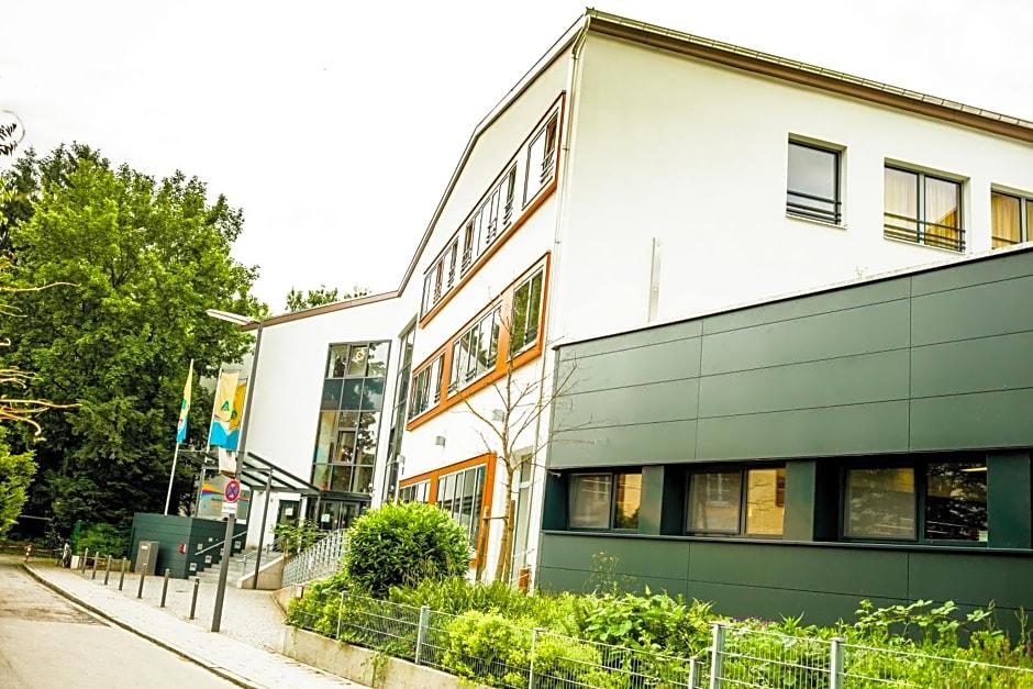 HI Munich Park Youth Hostel 2