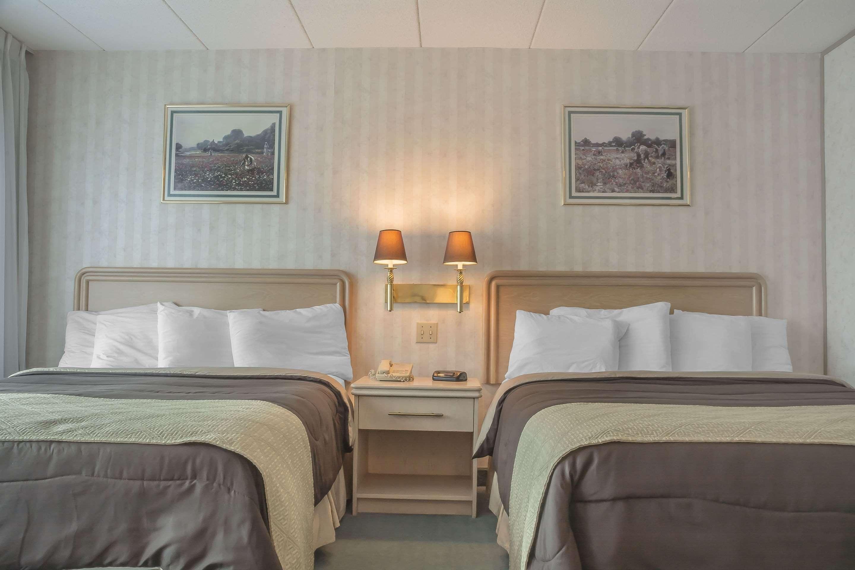 Rodeway Inn Fallsview 2