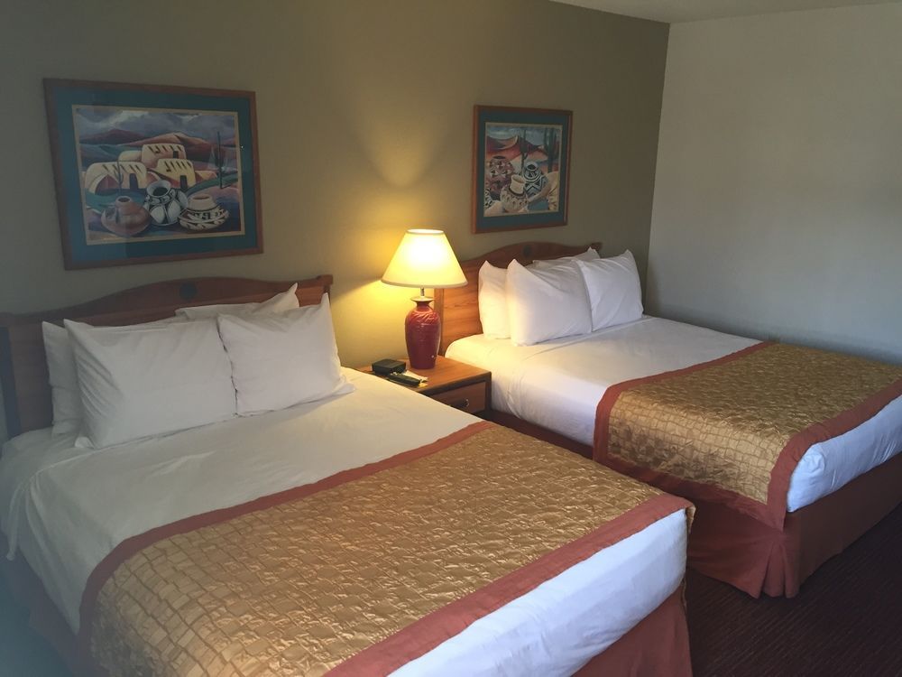 Hawthorn Suites by Wyndham Albuquerque 2