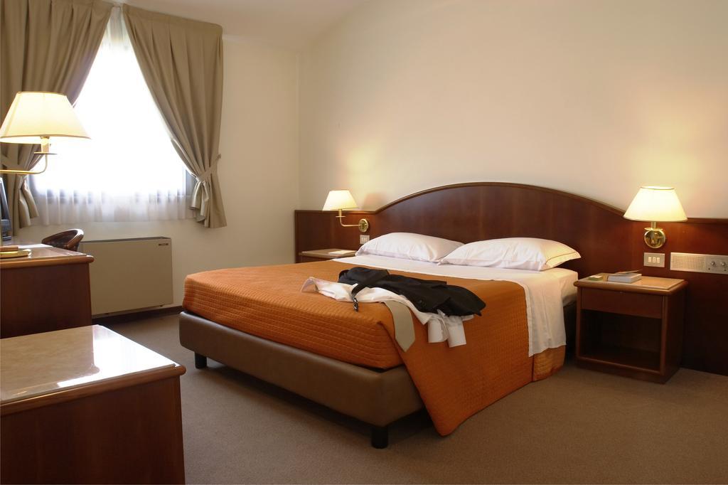 Confidence Hotel San Silvestro 2