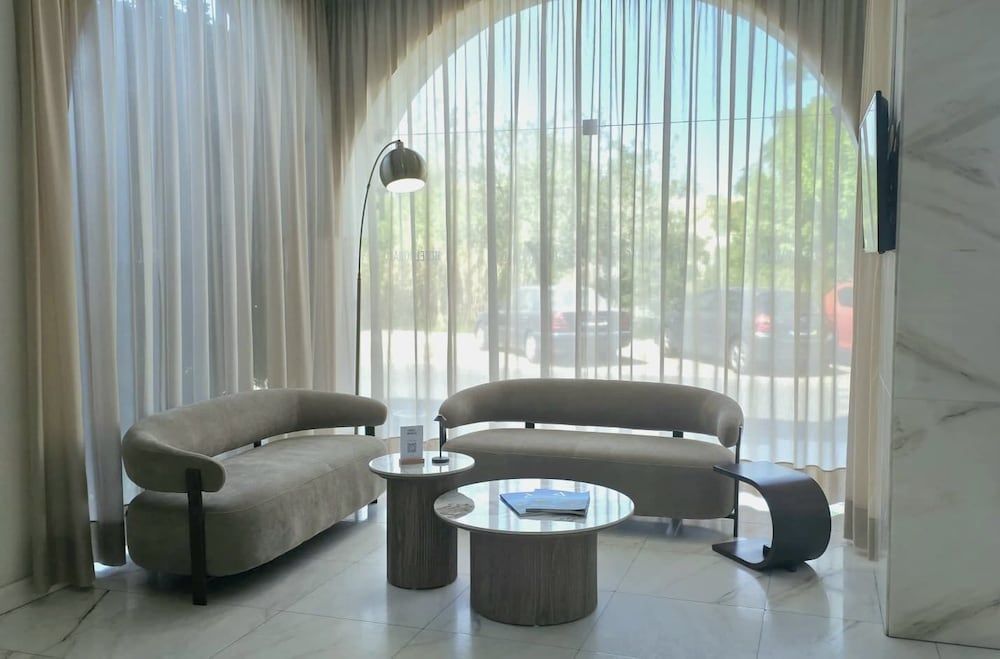 Hotel Monaco 2