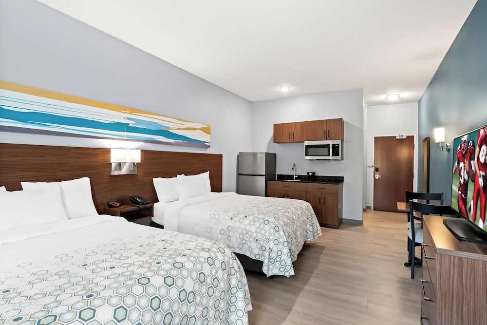 HomeTowne Studios by Red Roof East Lansing - Okemos 1