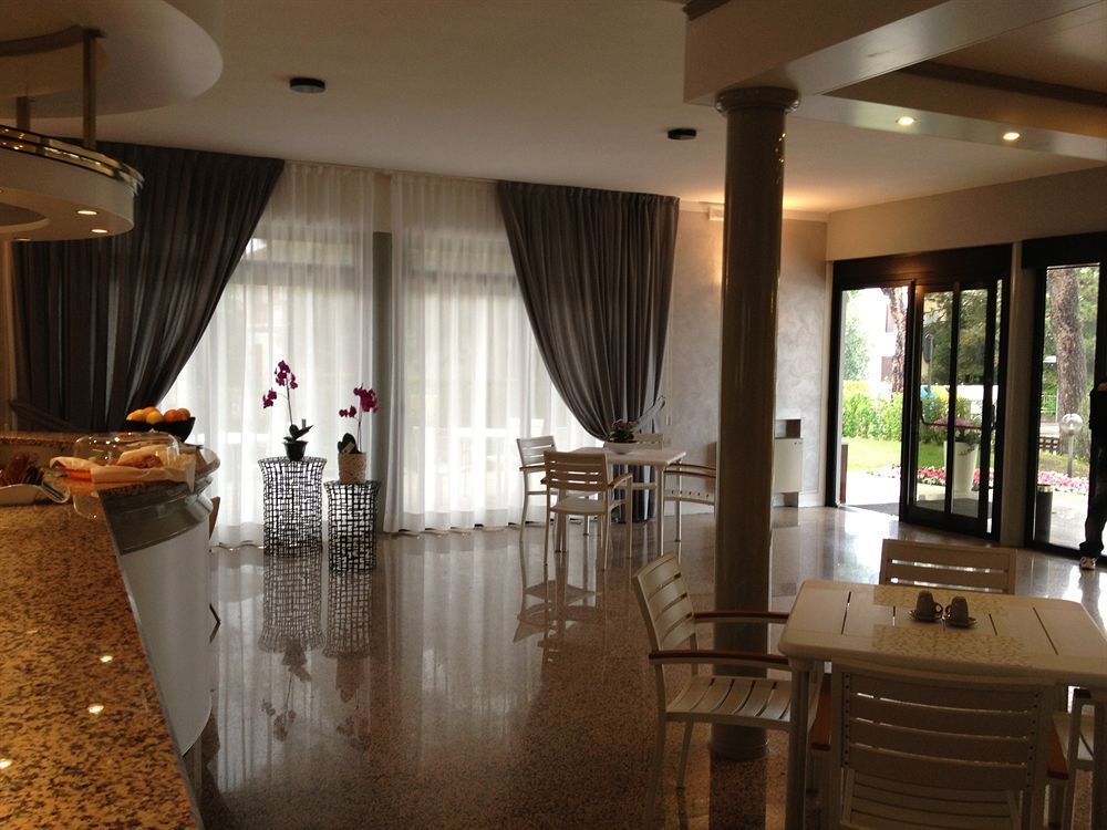 HOTEL VITTORIA 1