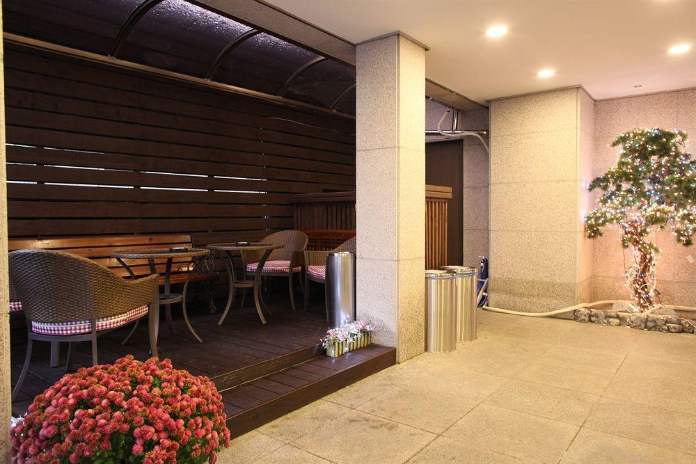 Hill House Myeongdong 1