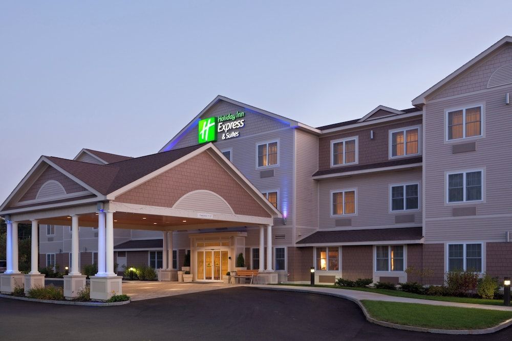 Holiday Inn Express & Suites TILTON - LAKES REGION by IHG 1