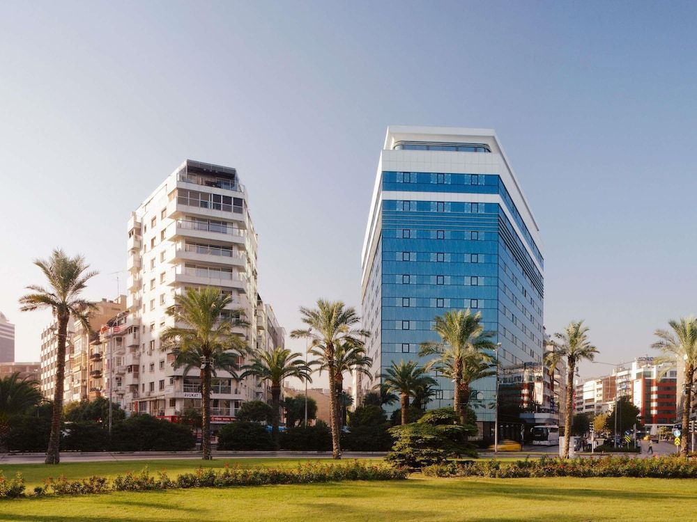 Movenpick Hotel Izmir 1