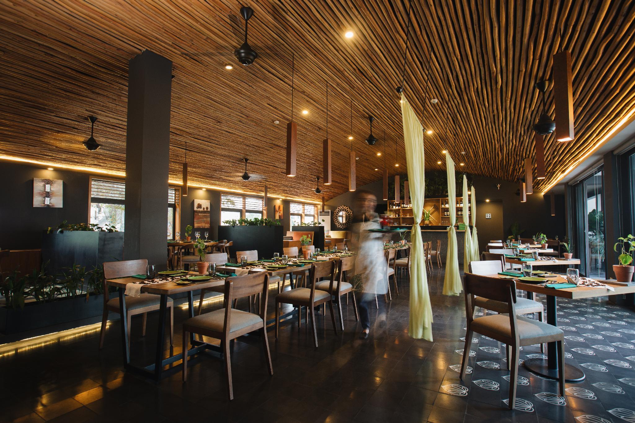 ÊMM Hotel Hue 2