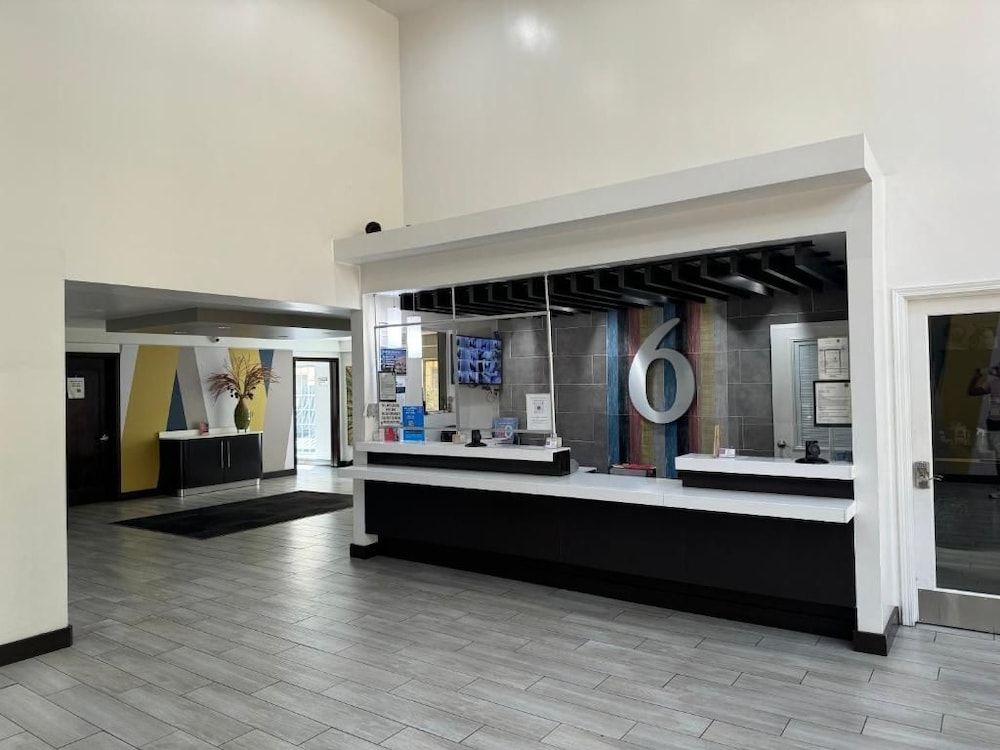 Motel 6 Hollywood 1