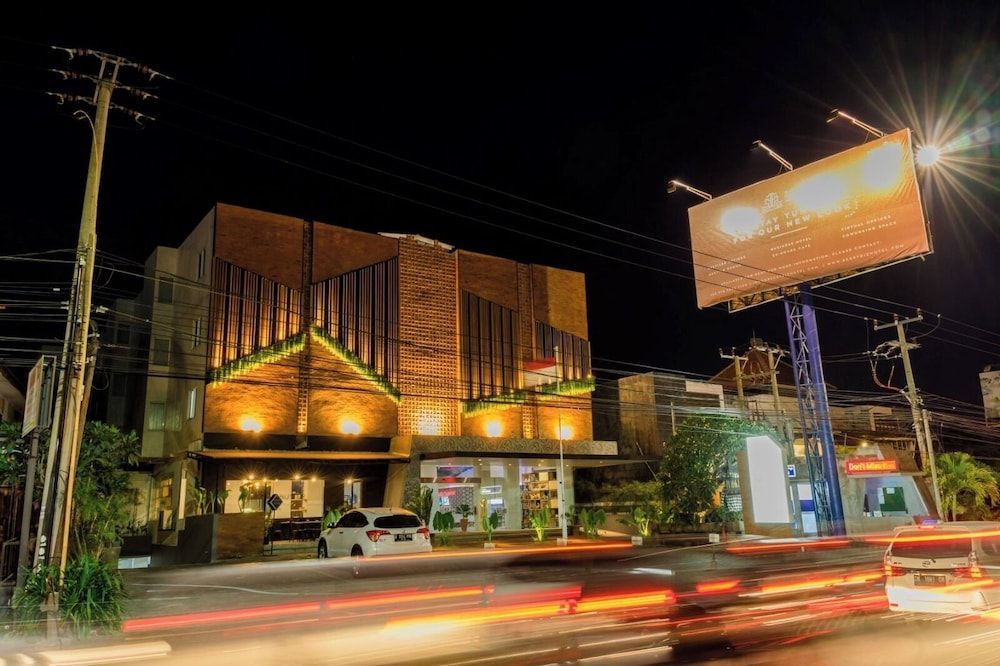 Berry Biz Hotel Sunset Road 1