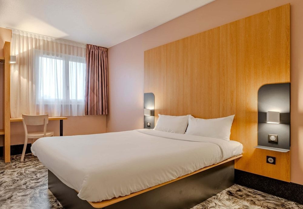 B&B HOTEL Maubeuge-Louvroil 1