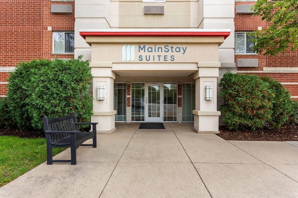 MainStay Suites Chicago Schaumburg 1