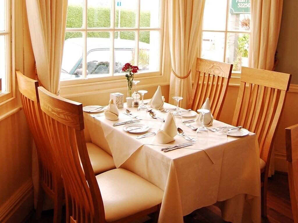 The Moelwyn Restaurant with Rooms 2