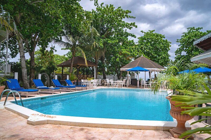 Merril's Beach Resort 1