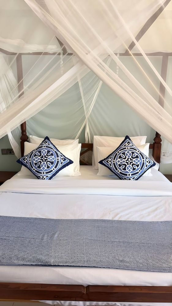 Flame Tree Cottages 2