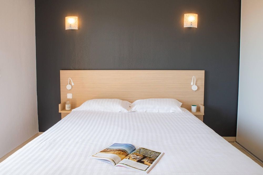Comfort Aparthotel Frejus La Tour de Mare 1