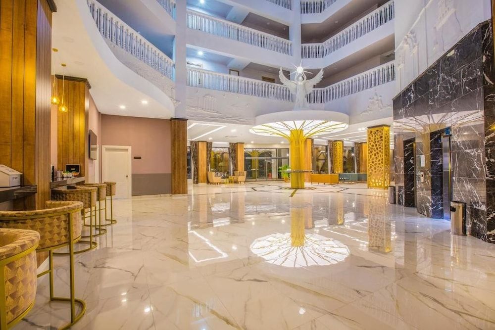 Mira Meridia Beach Hotel 2