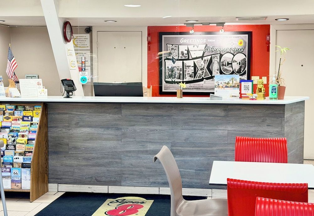Super 8 by Wyndham Albuquerque Downtown 2