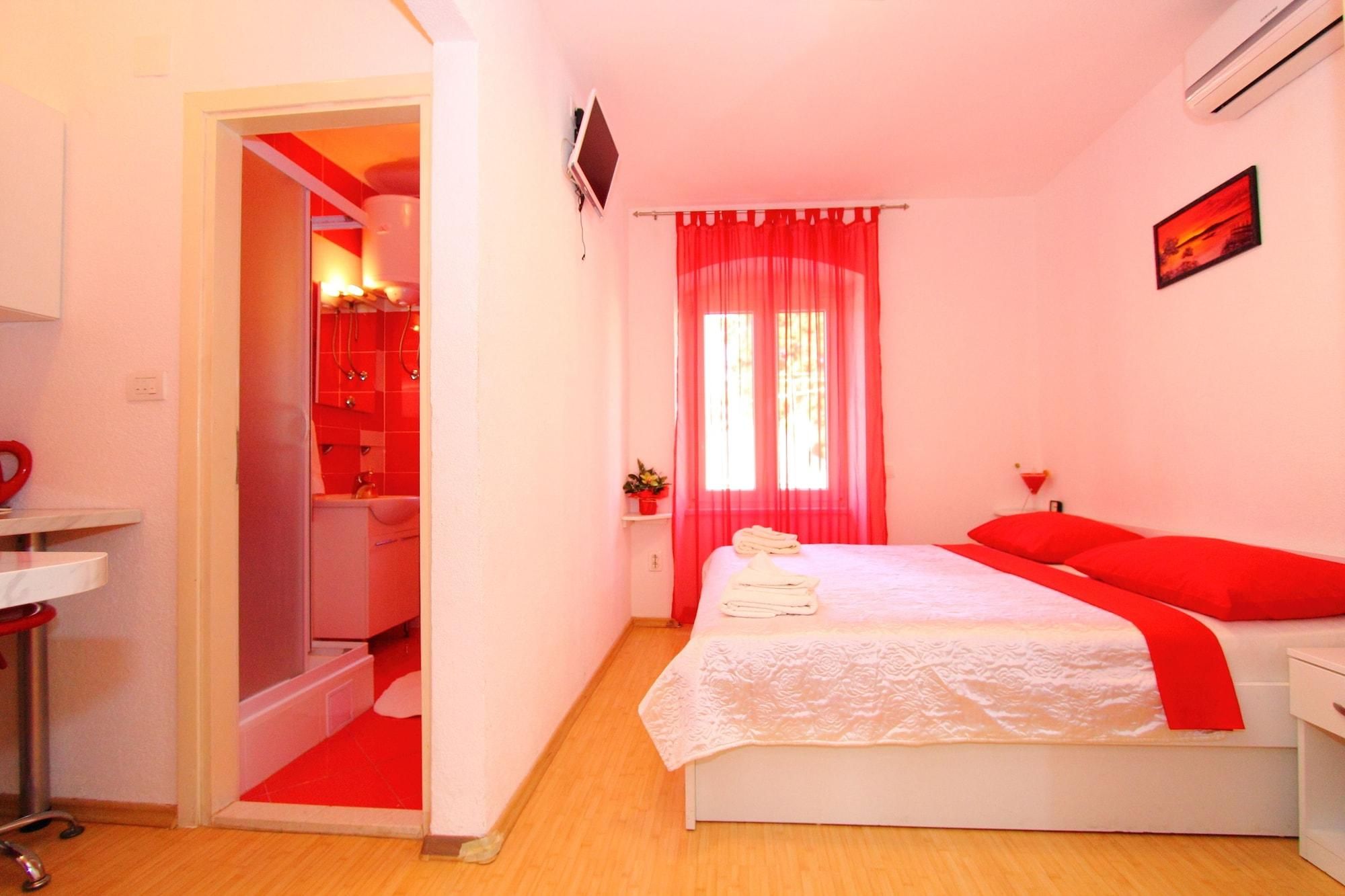Nirvana Rooms & Apartments 1