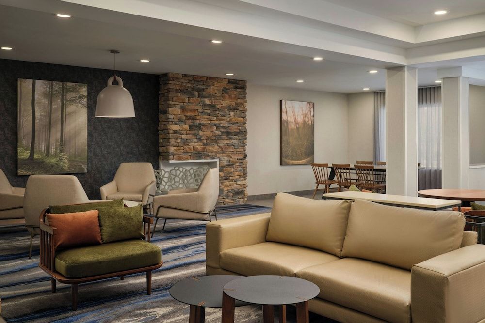 Fairfield Inn and Suites by Marriott Lakeland Plant City 1