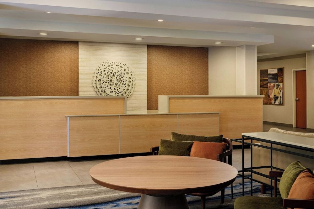 Fairfield Inn and Suites by Marriott Lakeland Plant City 2