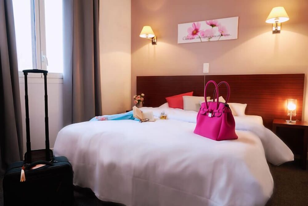 Logis Hotels Grand Hotel d'Orléans et Restaurant Le Goulu 2
