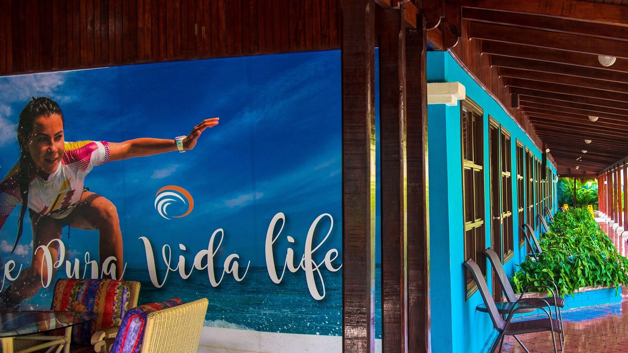 Beach Break Resort & CR Surf Camp 1
