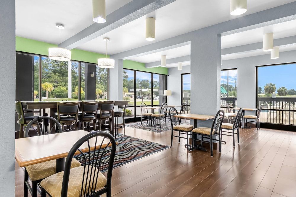 Quality Inn Walterboro I-95 2