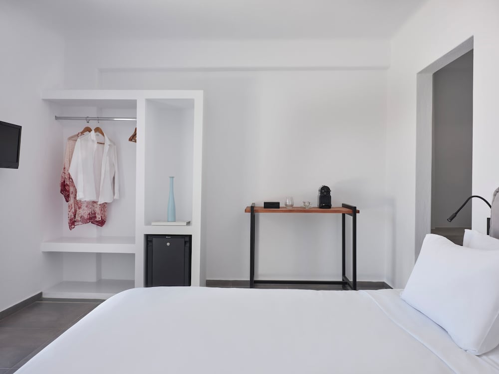 Pietra e Mare - Mykonos Moments by Mr and Mrs White 2