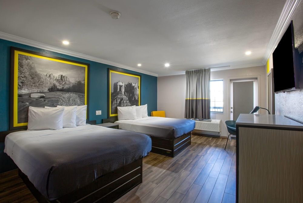 Super 8 by Wyndham Mesa Downtown Near Convention Center 1