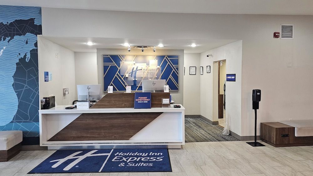 Holiday Inn Express & Suites MILWAUKEE NW – PARK PLACE by IHG 2