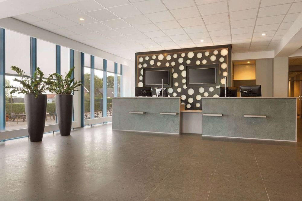 Ramada by Wyndham Amsterdam Airport Schiphol 2