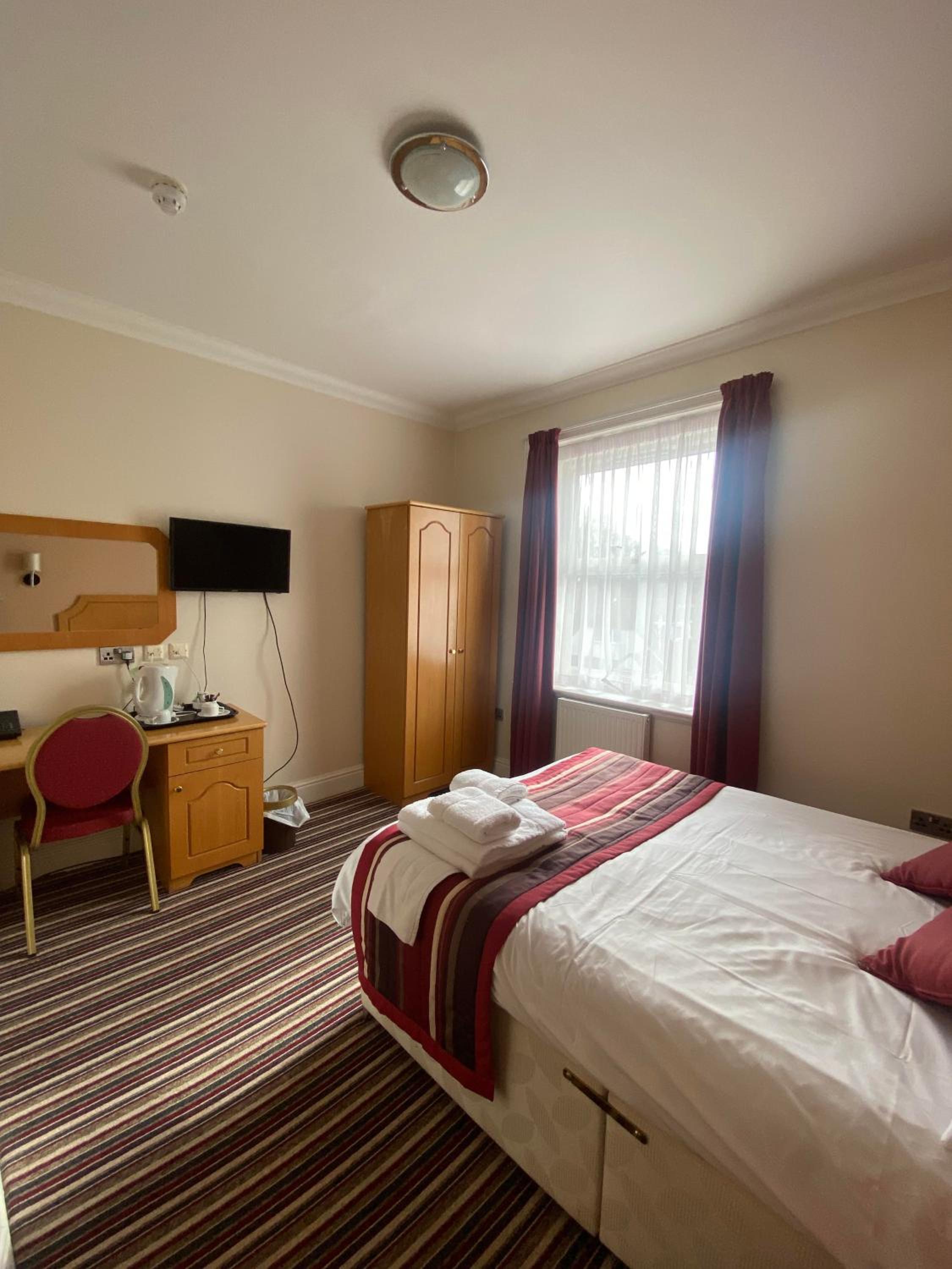 The Lawn Hotel 2
