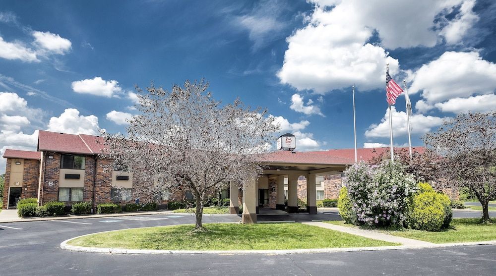 Red Roof Inn & Suites Hermitage 1