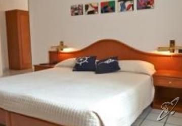 Hotel Yacht Club 2