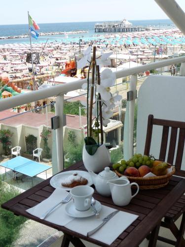 Hotel Thea 2