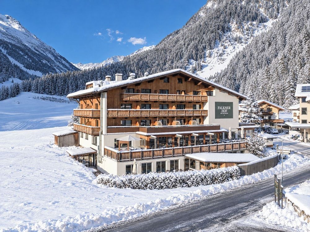 Naturhotel Falknerhof 1