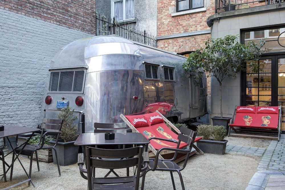 Vintage Hotel Brussels 1