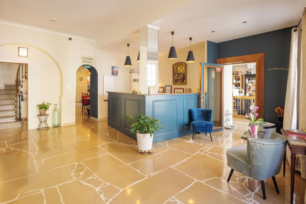 Hotel du Pont Vieux, au pied de la Cité Médiévale 2