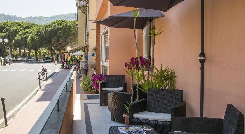 Hotel Mimosa 2